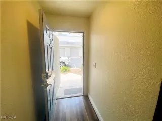 Photo #6: 2628338 Listing