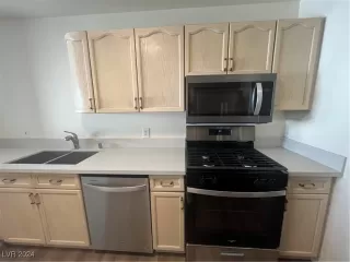 Photo #3: 2628351 Listing 