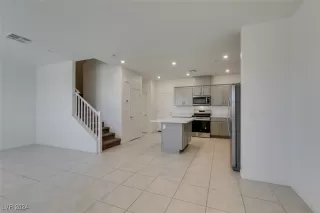 Photo #3: 2628400 Listing 