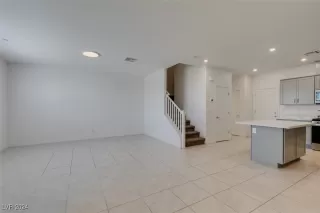 Photo #4: 2628400 Listing 