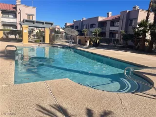 Photo #4: 2628409 Listing