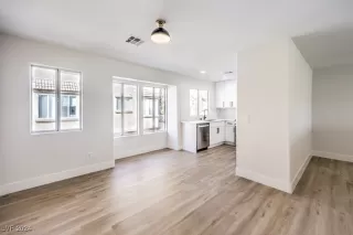 Photo #3: 2628446 Listing