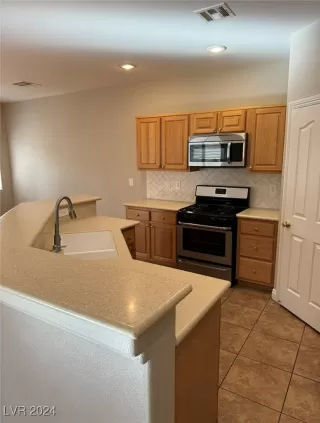 Photo #4: 2628528 Listing 