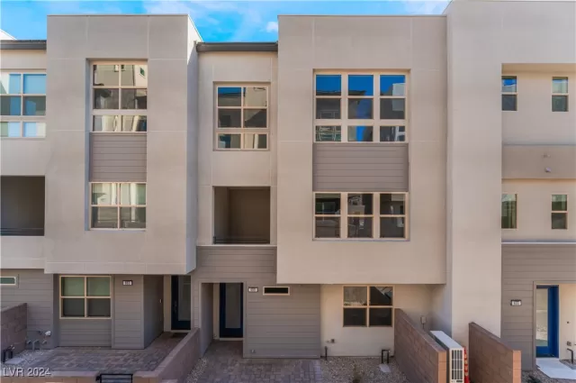 MLS: 2628567 Condo For Sale