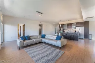 Photo #3: 2628573 Listing