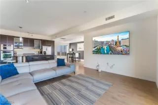 Photo #5: 2628573 Listing