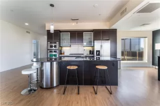 Photo #6: 2628573 Listing