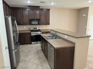 Photo #4: 2628584 Listing 
