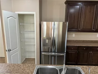 Photo #5: 2628584 Listing 