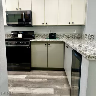 Photo #3: 2628593 Listing 