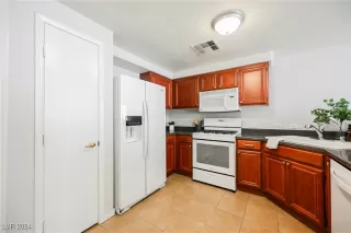 Photo #6: 2628611 Listing