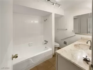 Photo #6: 2628670 Listing