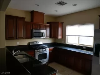 Photo #2: 2628692 Listing 