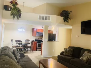 Photo #3: 2628790 Listing 