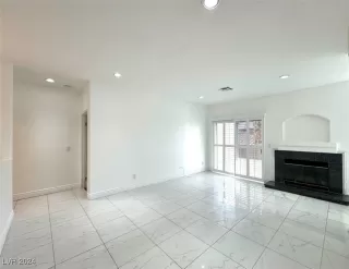 Photo #4: 2628869 Listing