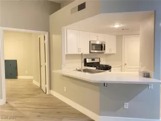 Photo #5: 2628875 Listing