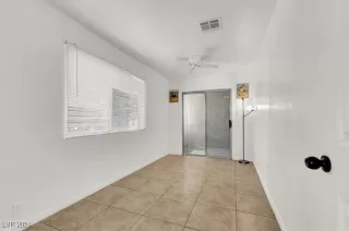 Photo #5: 2628907 Listing