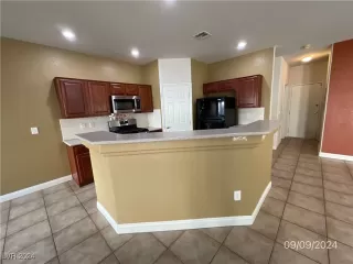 Photo #6: 2628909 Listing 