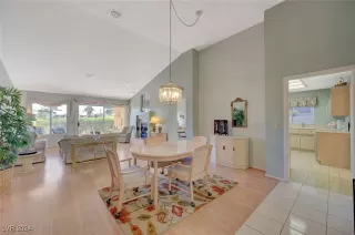 Photo #2: 2628924 Listing