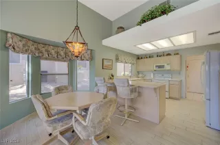 Photo #4: 2628924 Listing