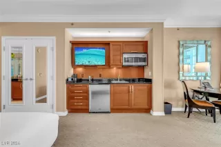 Photo #6: 2628949 Listing