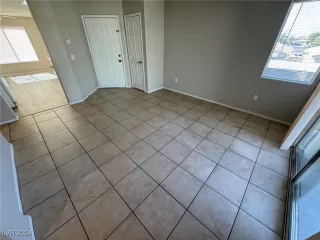 Photo #4: 2628972 Listing 