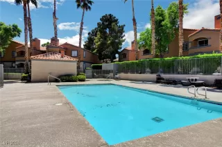 Photo #3: 2629062 Listing