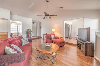 Photo #6: 2629082 Listing 