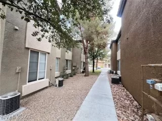 Photo #1: 2629099 Listing