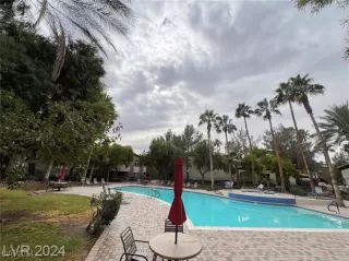 Photo #3: 2629099 Listing