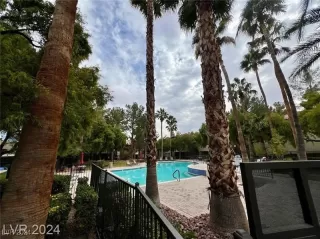 Photo #4: 2629099 Listing