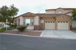 Photo #2: 2629157 Listing