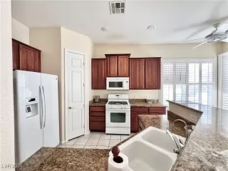 Photo #6: 2629157 Listing