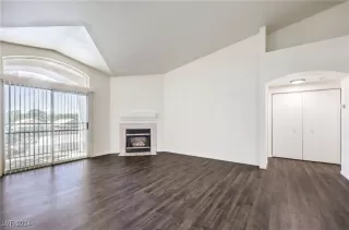 Photo #4: 2629160 Listing