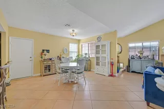 Photo #4: 2629430 Listing