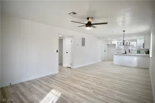 Photo #4: 2629434 Listing