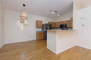 Photo #5: 2629593 Listing 