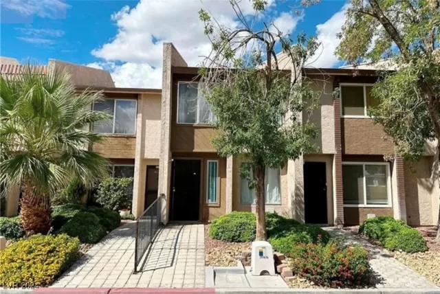 MLS: 2629598 Condo For Sale