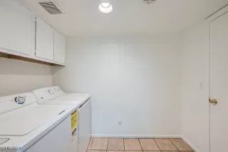 Photo #6: 2629610 Listing