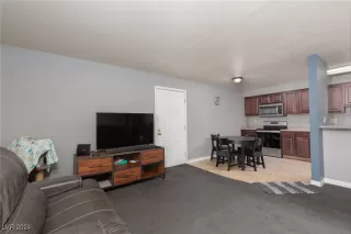 Photo #5: 2629629 Listing