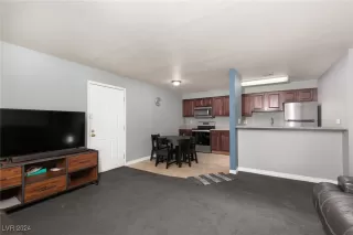 Photo #6: 2629629 Listing