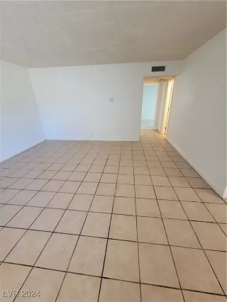 Photo #3: 2629788 Listing 