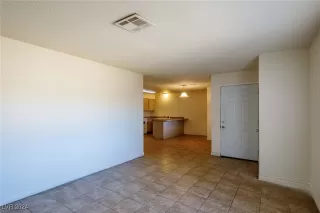 Photo #4: 2629823 Listing