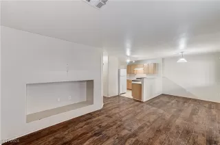 Photo #5: 2629907 Listing