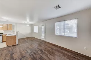 Photo #6: 2629907 Listing