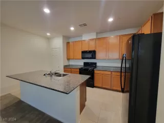 Photo #1: 2629910 Listing 