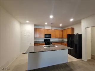Photo #2: 2629910 Listing 