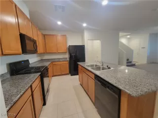 Photo #3: 2629910 Listing 
