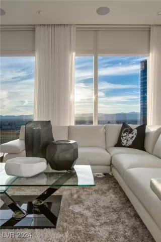 Photo #2: 2629912 Listing 