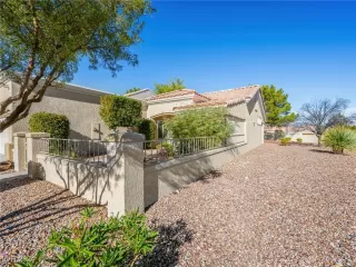 Photo #4: 2629916 Listing